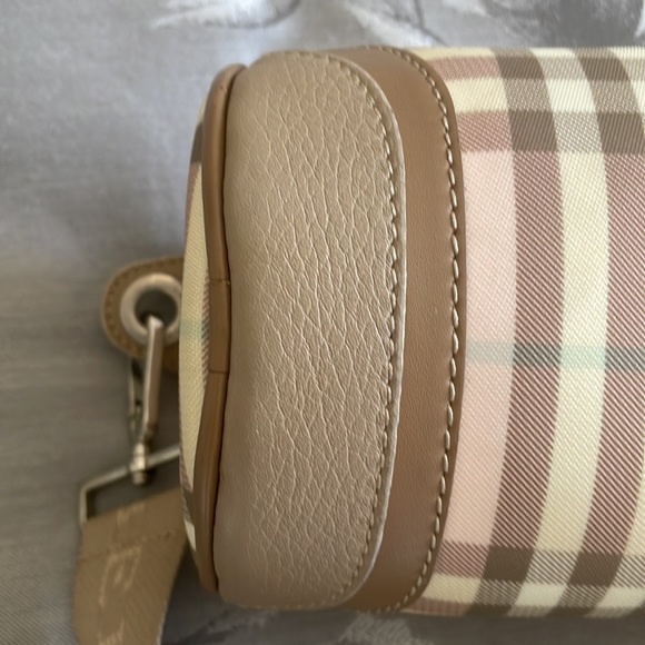 Rare Burberry Pink Nova check Lola barrel bag - Picture 7 of 10
